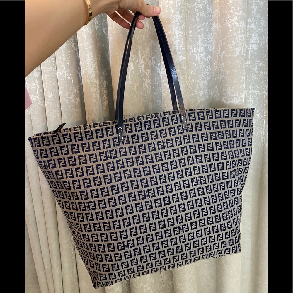 💃Fendi 💃 Zucca-pattern Roll tote bag